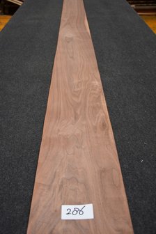 Amerikaans noten fineer 250 x 20-23 cm | 0.6mm | 0,538m&sup2;