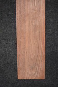 Amerikaans noten fineer 250 x 20-23 cm | 0.6mm | 0,538m&sup2;