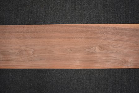 Amerikaans noten fineer 250 x 20-23 cm | 0.6mm | 0,538m&sup2;