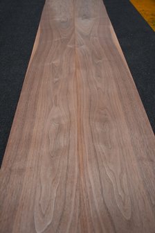Amerikaans noten fineer 250 x 20-23 cm | 0.6mm | 0,538m&sup2;