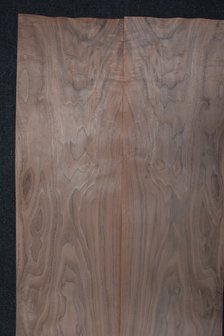 Amerikaans noten fineer 250 x 20-23 cm | 0.6mm | 0,538m&sup2;