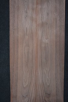 Amerikaans noten fineer 250 x 20-23 cm | 0.6mm | 0,538m&sup2;