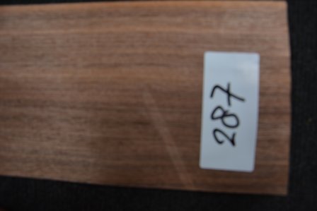 Amerikaans noten fineer 245 x 11cm | 0.6mm | 0,282m&sup2;