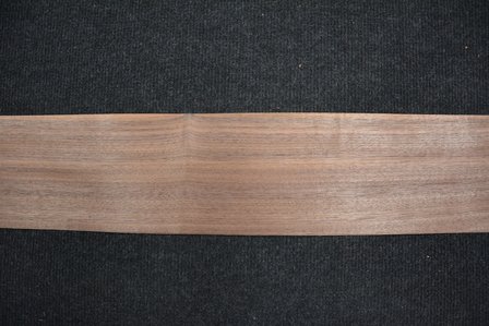 Amerikaans noten fineer 245 x 11cm | 0.6mm | 0,282m&sup2;