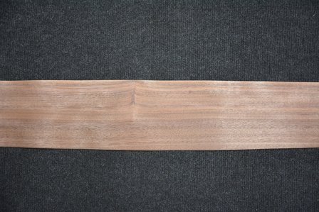 Amerikaans noten fineer 245 x 11cm | 0.6mm | 0,282m&sup2;