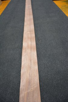 Amerikaans noten fineer 245 x 11cm | 0.6mm | 0,282m&sup2;