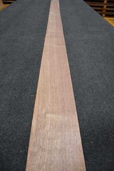 Amerikaans noten fineer 242 x 11 cm | 0.6mm | 0,266m&sup2;