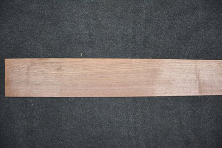 Amerikaans noten fineer 242 x 11 cm | 0.6mm | 0,266m&sup2;