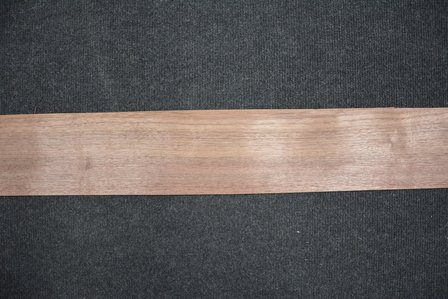 Amerikaans noten fineer 242 x 11 cm | 0.6mm | 0,266m&sup2;