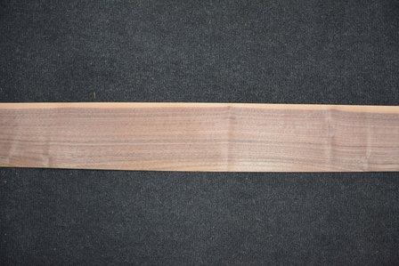 Amerikaans noten fineer 210 x 14-11 cm | 0.6mm |0,263m&sup2;