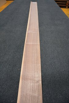 Amerikaans noten fineer 210 x 14-11 cm | 0.6mm |0,263m&sup2;
