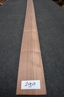 Amerikaans noten fineer 235 x 11-12 cm | 0.6mm | 0,270m&sup2;