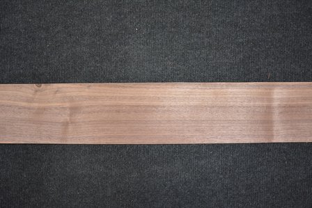 Amerikaans noten fineer 235 x 11-12 cm | 0.6mm | 0,270m&sup2;