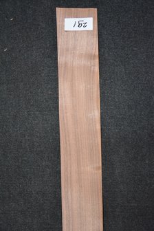 Amerikaans noten fineer 235 x 11-13 cm | 0.6mm | 0,276m&sup2;