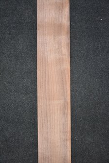 Amerikaans noten fineer 235 x 11-13 cm | 0.6mm | 0,276m&sup2;