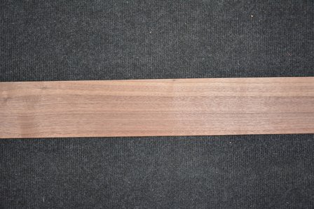 Amerikaans noten fineer 235 x 9-10 cm | 0.6mm | 0,223m&sup2;