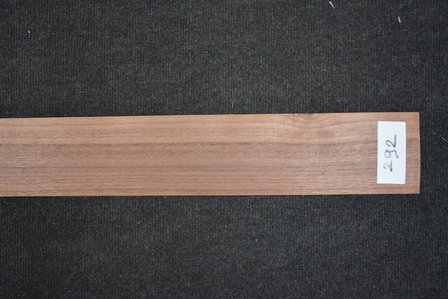 Amerikaans noten fineer 235 x 9-10 cm | 0.6mm | 0,223m&sup2;
