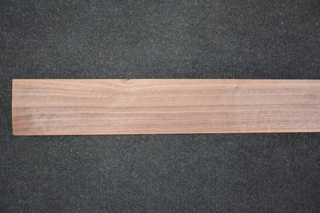 Amerikaans noten fineer 235 x 9-10 cm | 0.6mm | 0,223m&sup2;
