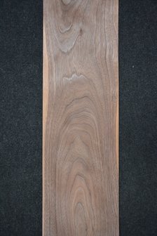 Amerikaans noten fineer 212 x 19 cm | 0.6mm | 0,403m&sup2;