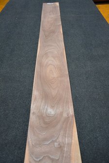 Amerikaans noten fineer 212 x 19 cm | 0.6mm | 0,403m&sup2;