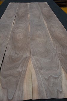 Amerikaans noten fineer 212 x 19 cm | 0.6mm | 0,403m&sup2;