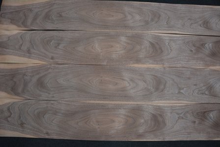 Amerikaans noten fineer 212 x 19 cm | 0.6mm | 0,403m&sup2;