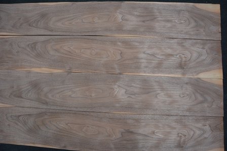 Amerikaans noten fineer 212 x 19 cm | 0.6mm | 0,403m&sup2;