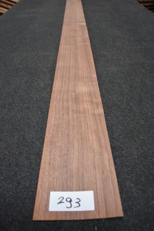 Amerikaans noten fineer 225 x 13 cm | 0.6mm | 0,292m&sup2;