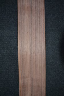 Amerikaans noten fineer 225 x 13 cm | 0.6mm | 0,292m&sup2;