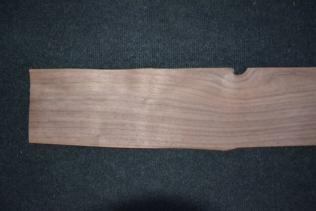 Amerikaans noten fineer 225 x 13 cm | 0.6mm | 0,292m&sup2;