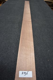 Amerikaans noten fineer 190 x 10-12 cm | 0.6mm | 0,209m&sup2;