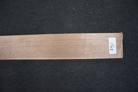 Amerikaans noten fineer 190 x 10-12 cm | 0.6mm | 0,209m&sup2;