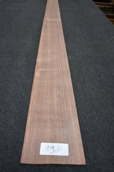 Amerikaans noten fineer 200 x 12-16 cm | 0.6mm | 0,322m&sup2;