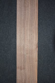 Amerikaans noten fineer 210 x 13-16 cm | 0.6mm | 0,304m&sup2;
