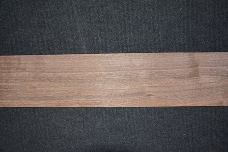 Amerikaans noten fineer 210 x 13-16 cm | 0.6mm | 0,304m&sup2;