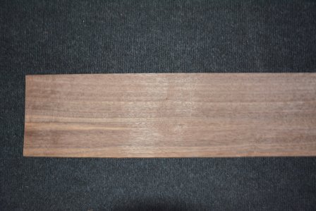 Amerikaans noten fineer 210 x 13-16 cm | 0.6mm | 0,304m&sup2;