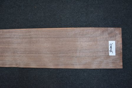 Amerikaans noten fineer 210 x 19-21 cm | 0.6mm | 0,490m&sup2;