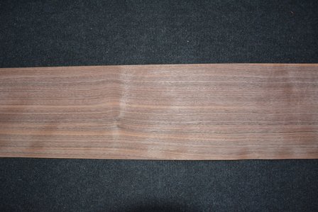 Amerikaans noten fineer 210 x 19-21 cm | 0.6mm | 0,490m&sup2;