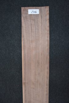 Amerikaans noten fineer  210 x 16-19 cm | 0.6mm | 0,429m&sup2;