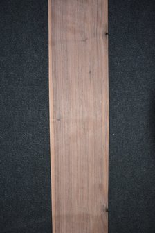 Amerikaans noten fineer  210 x 16-19 cm | 0.6mm | 0,429m&sup2;
