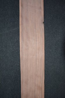 Amerikaans noten fineer  210 x 16-19 cm | 0.6mm | 0,429m&sup2;