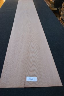 Amerikaans eiken fineer 262 x 38-43 cm | 0.6mm | 1,061m&sup2;