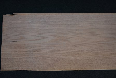 Amerikaans eiken fineer 262 x 38-43 cm | 0.6mm | 1,061m&sup2;