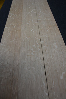 Europees eiken fineer 213 x 11-12 cm | 0.6mm | Kwartiers | 0,245m&sup2;