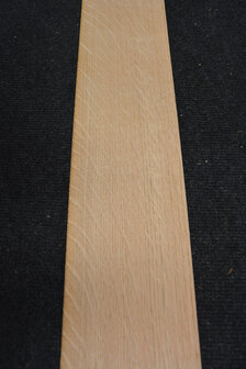 Europees eiken fineer  210 x 11-12 cm | 0.6mm | Kwartiers | 0,242m&sup2;