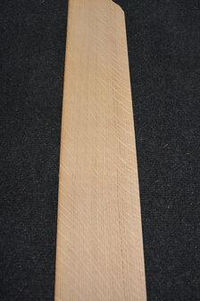 Europees eiken fineer  210 x 11-12 cm | 0.6mm | Kwartiers | 0,242m&sup2;