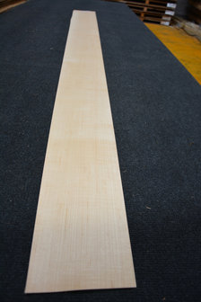 Esdoorn fineer 225 x 15-19cm | 0.6mm | 0,382m&sup2; 