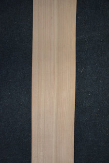 Iepen fineer 215 x 16-17 cm | 0.6mm| 0,355m2