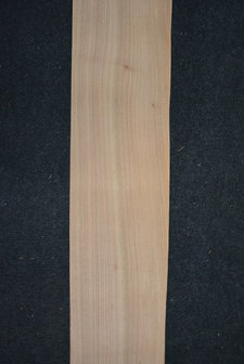 Iepen fineer 215 x 16-17 cm | 0.6mm| 0,355m2