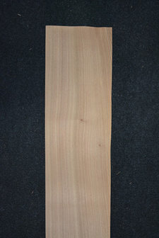 Iepen fineer 215 x 16-17 cm | 0.6mm| 0,355m2